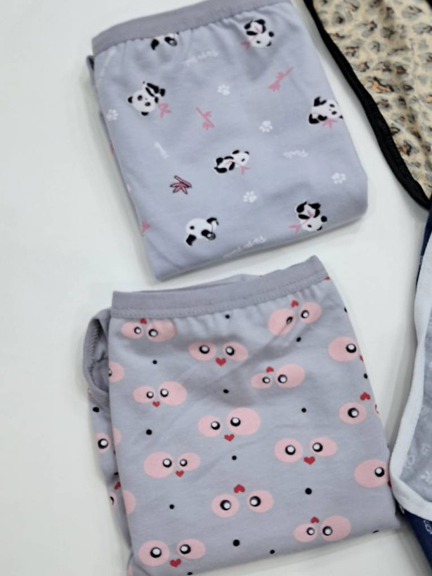 شورت طرح دار نوار دوز